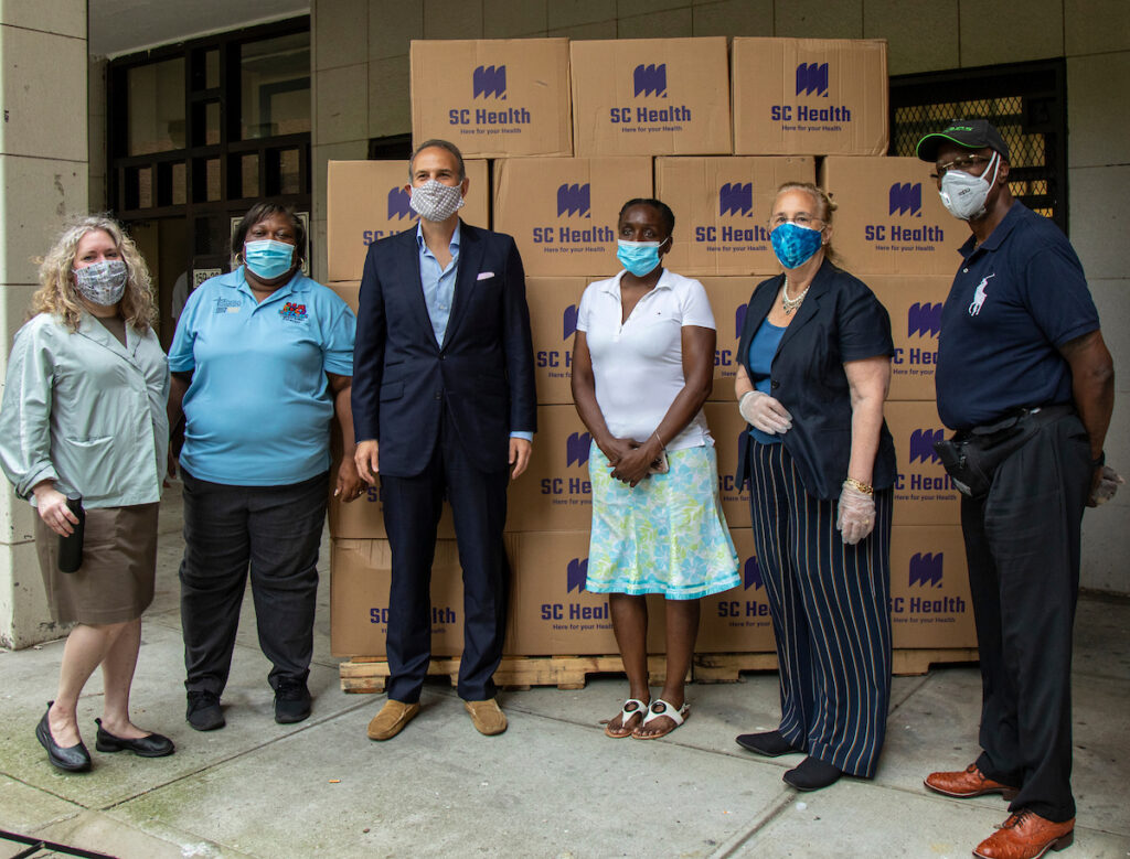 Masks distribution at Rangel Houses