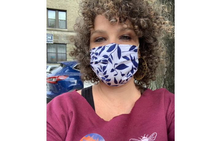 woman wearing face mask